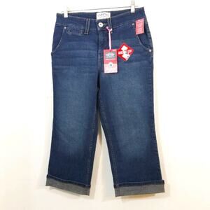 NWT Levis Slimming Best Friend jeans crop pants 10